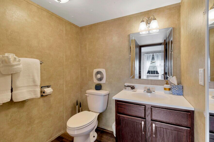 More Photos Of 13050 U.S. 190 hwy, Onalaska Freestanding For Sale