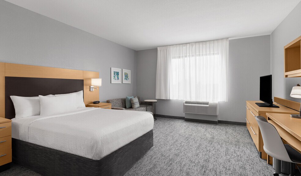 More Photos Of 4100 N Kittredge St, Denver Hotel For Sale