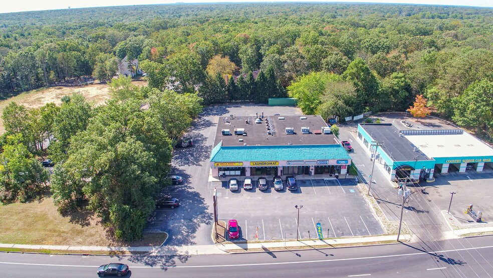 More Photos Of 1880 W County Line Rd, Lakewood Storefront For Sale