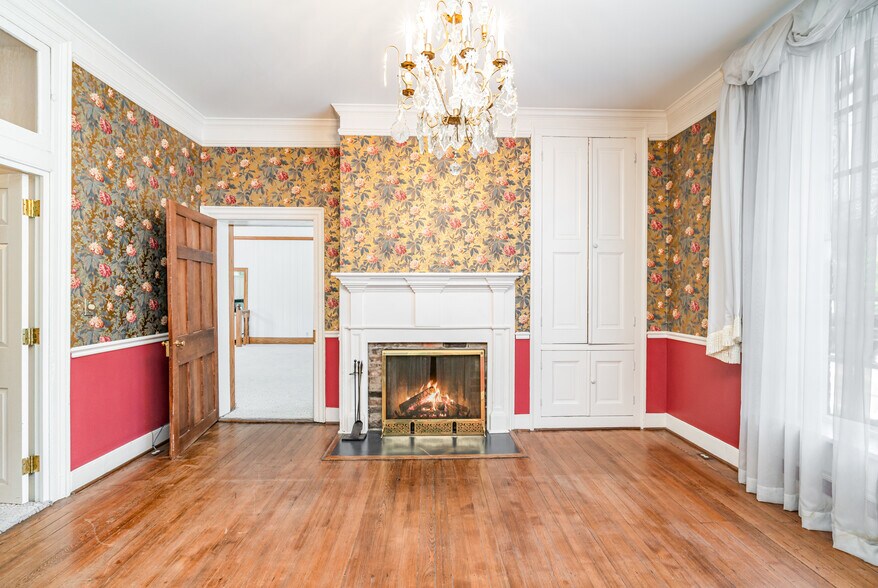 More Photos Of 137 3rd Ave N, Franklin Office For Lease