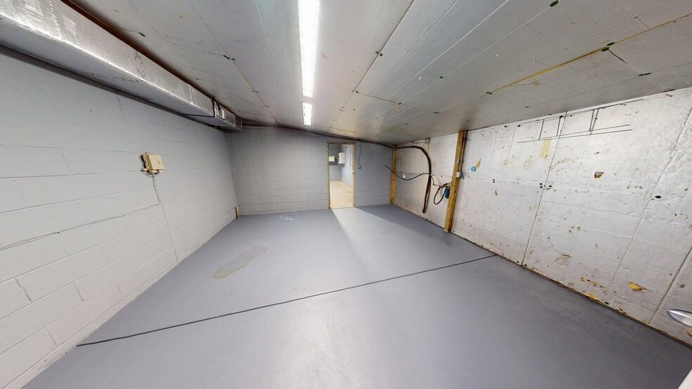 More Photos Of 1541 State Route 7, Gallipolis Flex For Lease