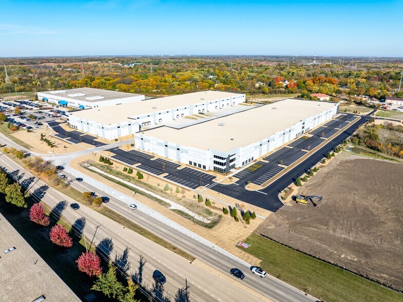 Primary Photo Of 1900 N US 45, Libertyville Distribution For Sale