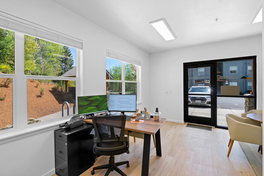 More Photos Of 17101 Ruben Ln, Sandy Apartments For Sale