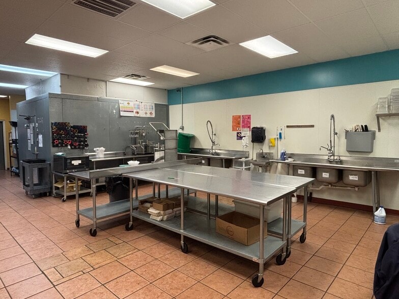 More Photos Of 5 Regent Park Blvd, Asheville Unknown For Lease