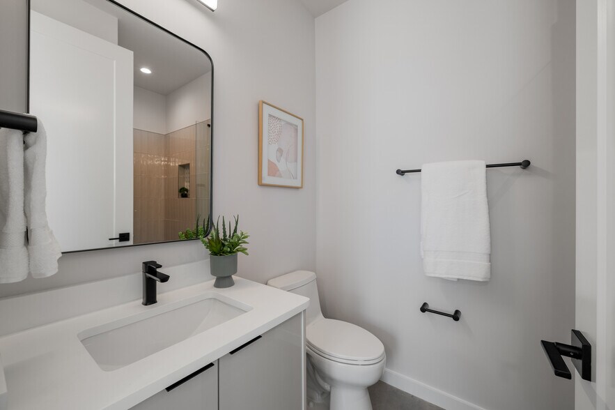 More Photos Of 105 Georgia Ave SE, Atlanta Apartments For Sale