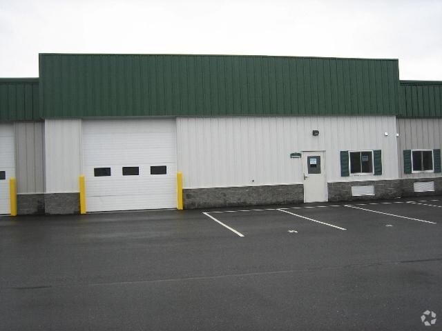 More Photos Of 2 Lincoln Ave, Scarborough Warehouse For Sale