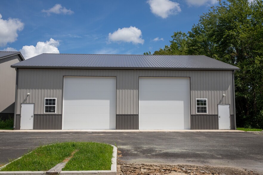 More Photos Of 320 Mullet Run, Milford Light Distribution For Lease