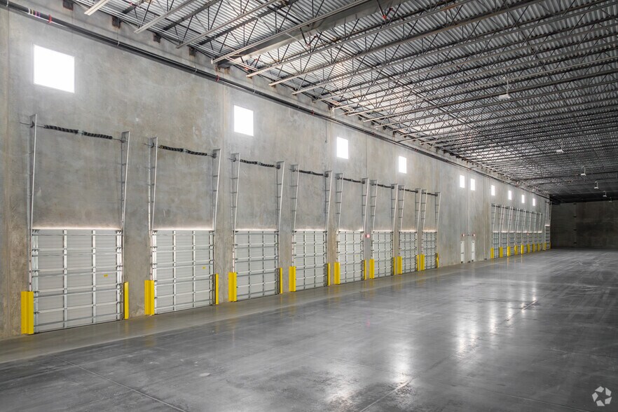 More Photos Of 9575 NW 174th St, Hialeah Industrial For Lease