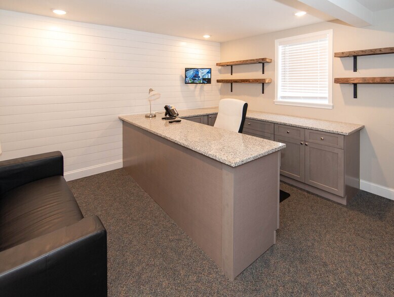 More Photos Of 413 Eastern Blvd, Essex Office Residential For Sale
