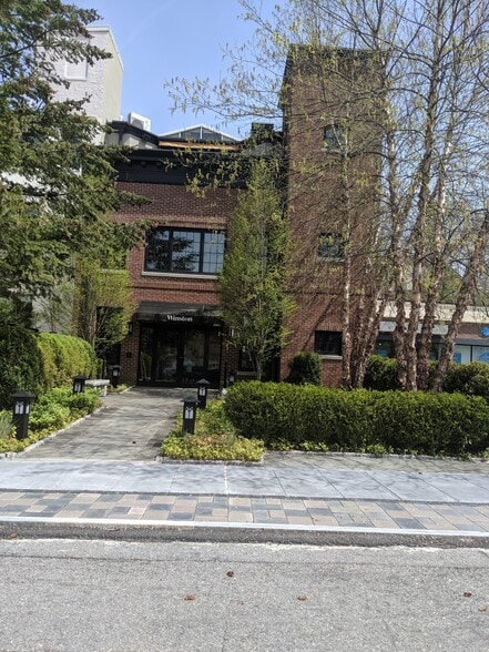 More Photos Of 130 E Main St, Mount Kisco Restaurant For Sale