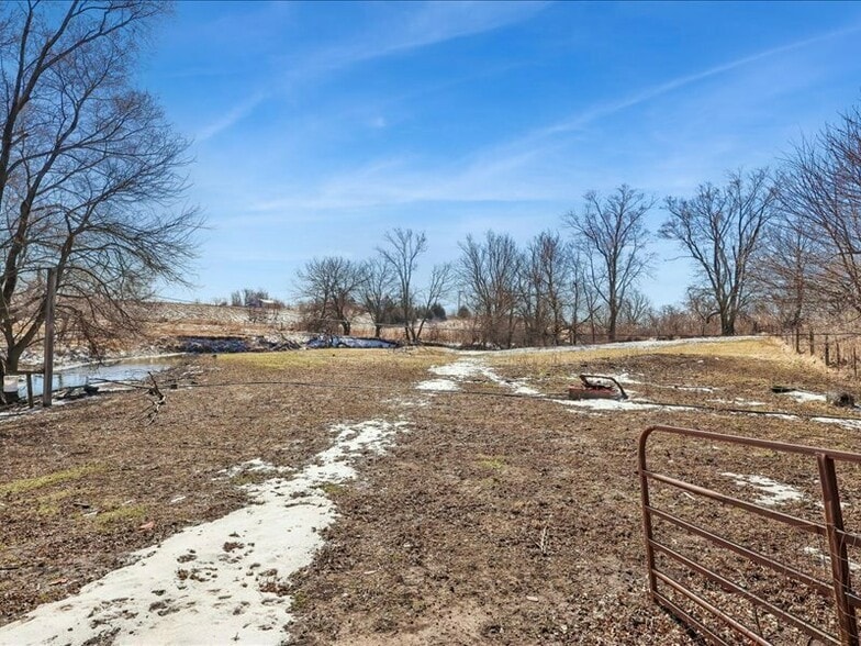 More Photos Of 2005 NE Hubbell Ave, Bondurant Industrial For Sale
