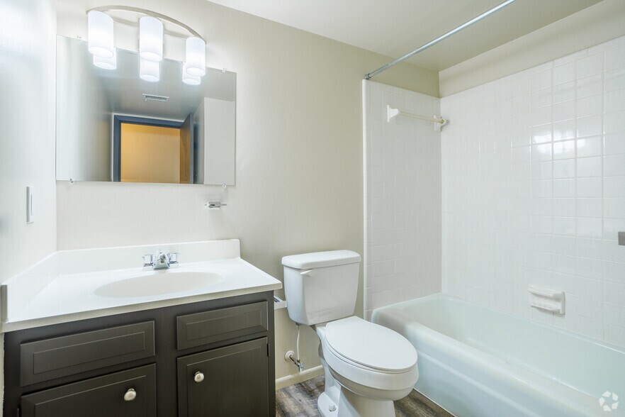 More Photos Of 2822-2846 Eldora Dr, Toledo Apartments For Sale