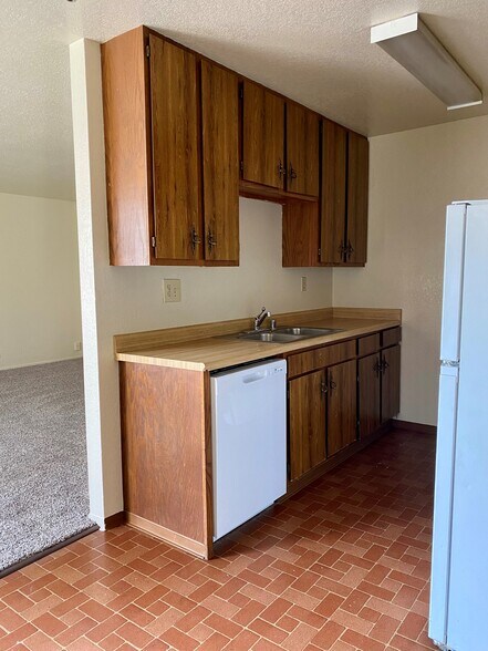 More Photos Of 3110 Lake Dr, Marina Apartments For Sale
