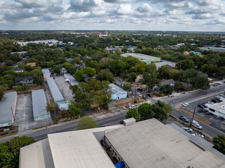 More Photos Of 3228 E 5th St, Austin Auto Repair For Sale