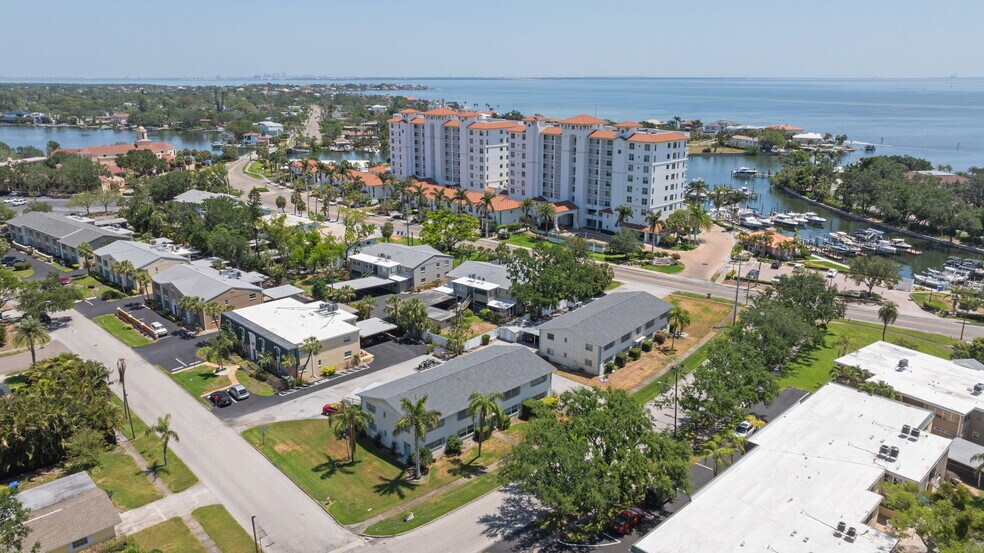 More Photos Of 500 Bayview Dr NE, Saint Petersburg Apartments For Sale