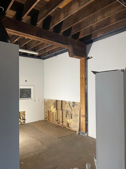 More Photos Of 324 W Oklahoma Ave, Guthrie Storefront Retail Residential For Lease