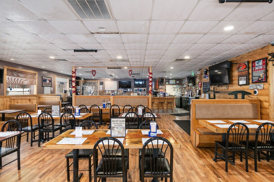More Photos Of 135 N Bridge St, Belding Restaurant For Sale