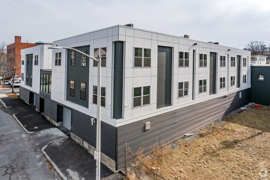 More Photos Of 316 Shrewsbury St, Worcester Office For Lease