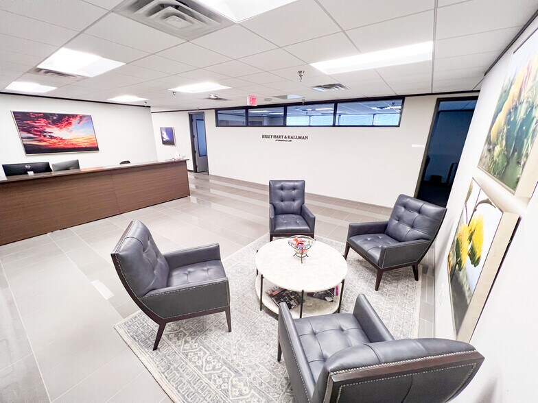 More Photos Of 500 W Illinois Ave, Midland Office For Lease