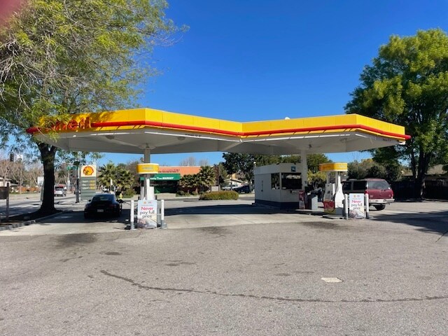 More Photos Of 2194 University Ave, East Palo Alto Service Station For Sale