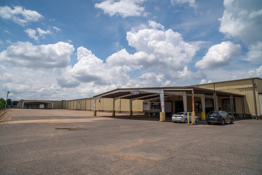 More Photos Of 11200 Wildwood Dr, Olive Branch Manufacturing For Lease