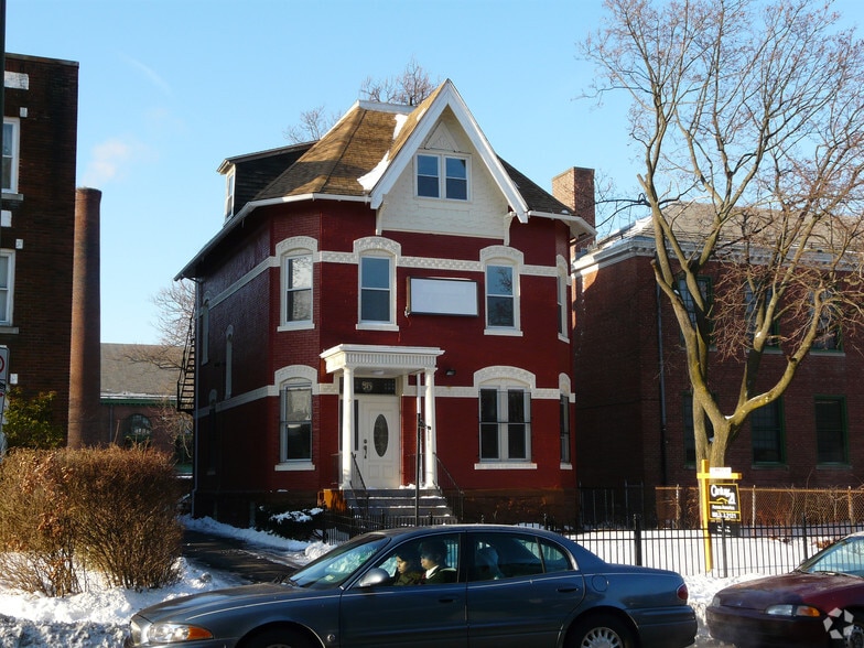 Primary Photo Of 915 Asylum Ave, Hartford Office For Sale