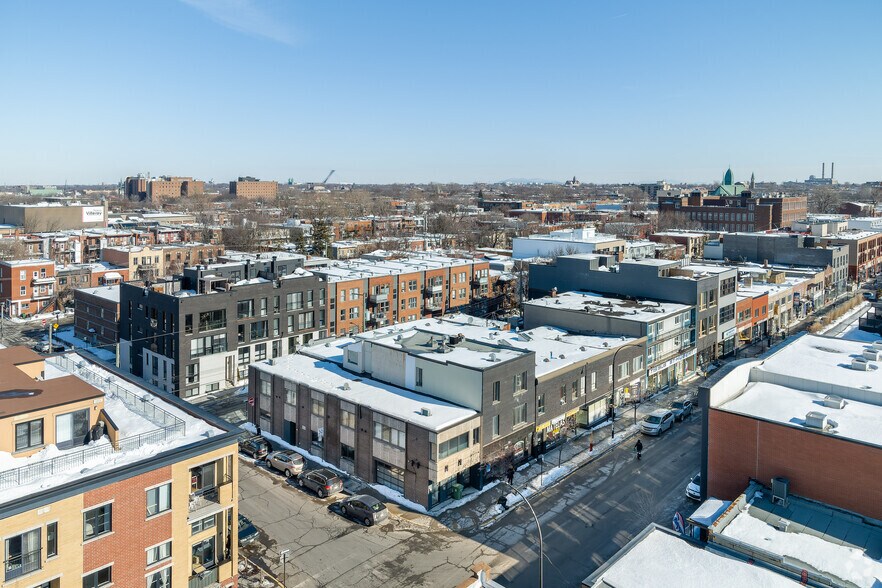 More Photos Of 7427-7429 Rue Saint-Hubert, Montréal Storefront For Sale