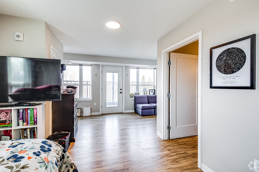 More Photos Of 1975-1977 Marshall Ave, Saint Paul Apartments For Sale