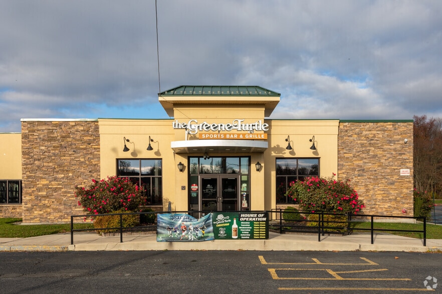 More Photos Of 425 Stanton Christiana Rd, Newark Restaurant For Lease