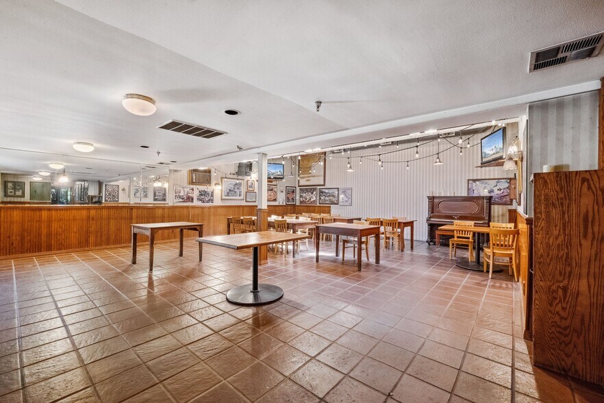 More Photos Of 3731 Main st, Occidental Restaurant For Sale