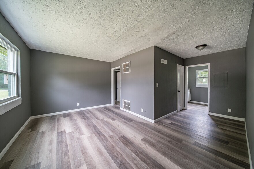 More Photos Of 2400 4th Ave, Phenix City Apartments For Sale