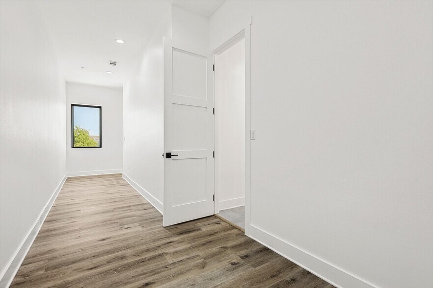 More Photos Of 767 W Main St, Coppell Storefront Retail Office For Sale