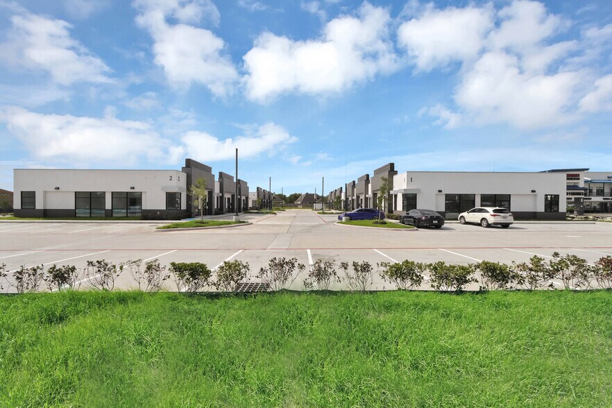 More Photos Of 12280 Broadway St, Pearland Office For Lease