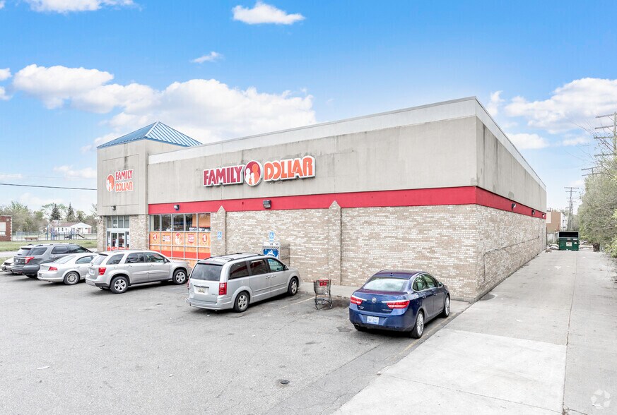 More Photos Of 19737 Mound Rd, Detroit Freestanding For Lease