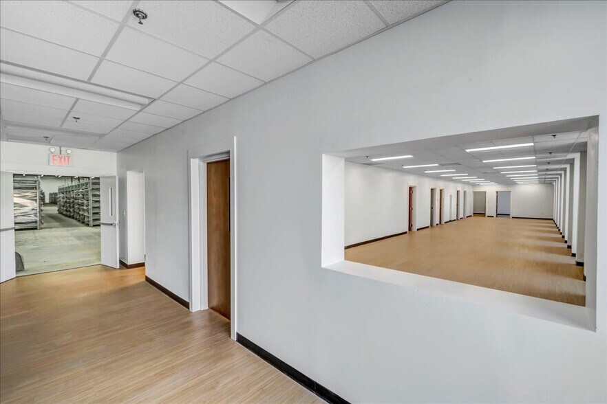 More Photos Of 206 Mathews St, Barnesville Distribution For Sale