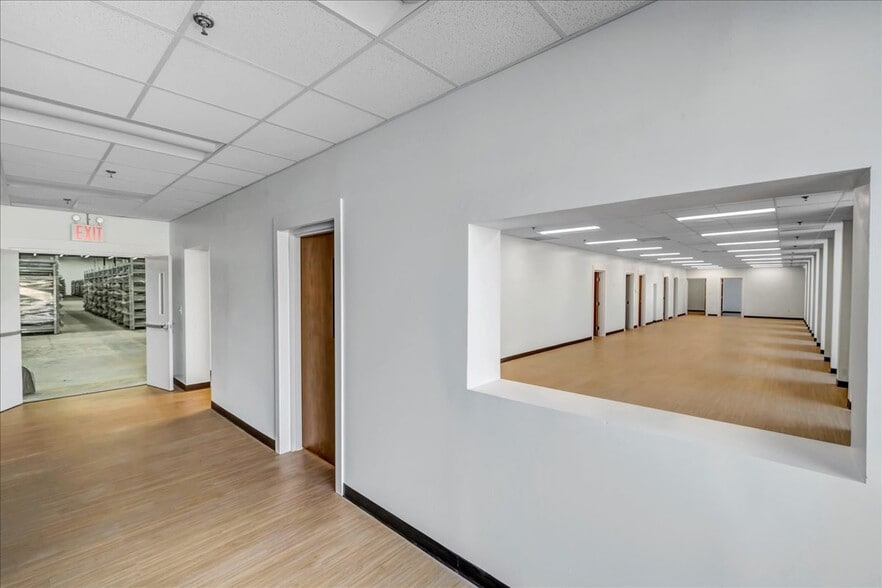 More Photos Of 206 Mathews St, Barnesville Distribution For Lease