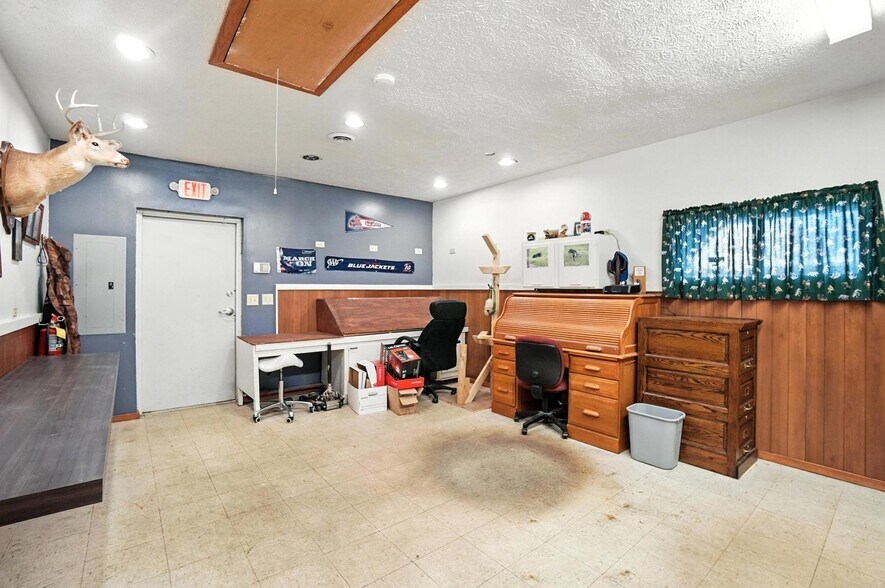 More Photos Of 103 Quinter Farm Rd, Englewood Freestanding For Sale