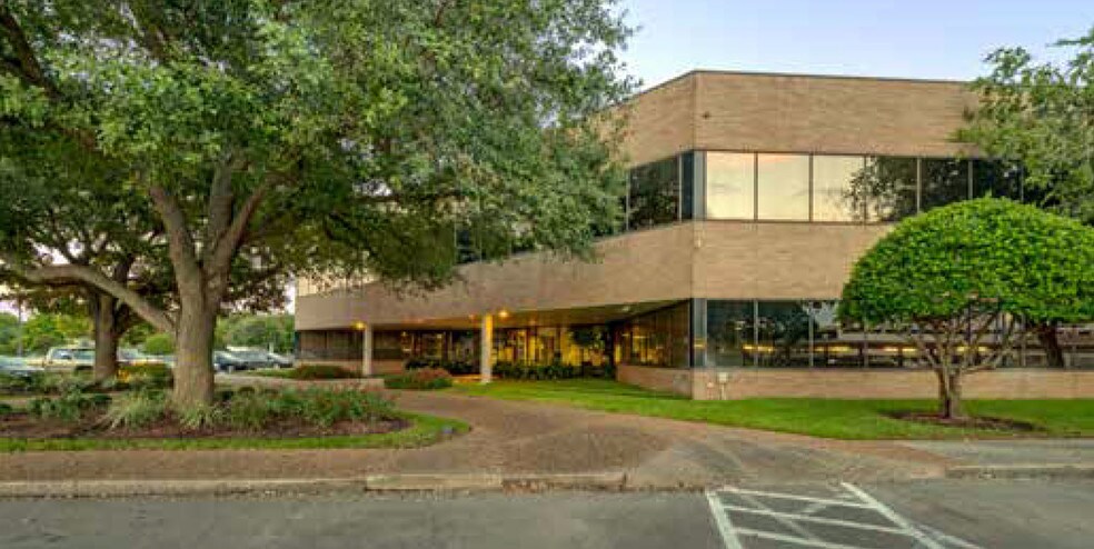 More Photos Of 2424 Wilcrest Dr, Houston Office For Lease