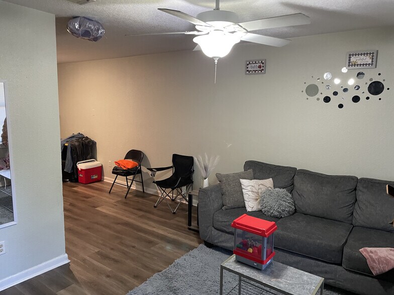 More Photos Of 705 26th 1/2 St, Gulfport Apartments For Sale