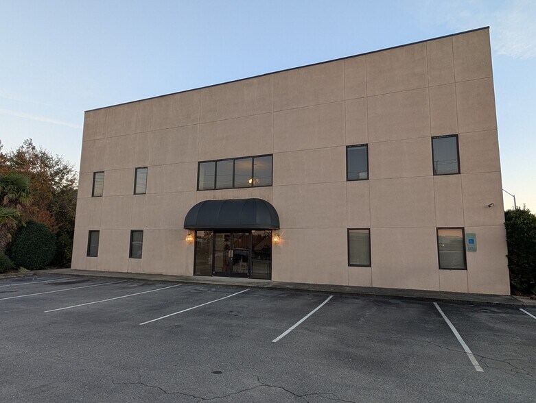 Primary Photo Of 4065 Powhatan Rd, Clayton Office For Lease