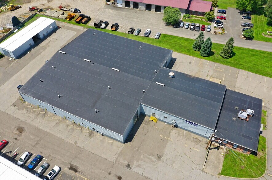 More Photos Of 481 Sullivan Ave, South Windsor Manufacturing For Lease