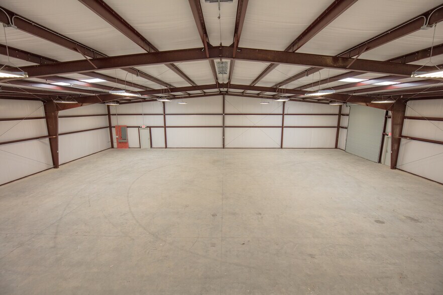 More Photos Of 3406 Longhorn Dr, Houston Warehouse For Lease