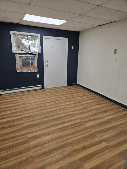 More Photos Of 19 Cockeysville Rd, Cockeysville Light Manufacturing For Lease