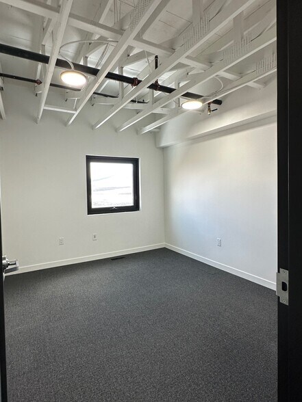 More Photos Of 4376 Forestdale Dr, Park City Research And Development For Sale