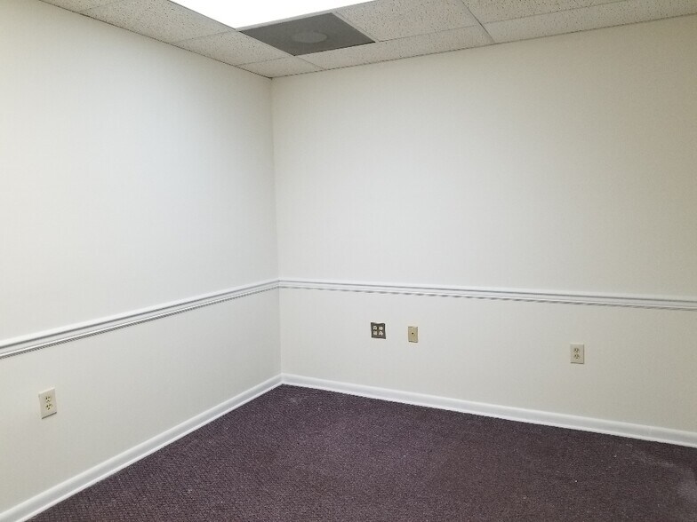 More Photos Of 9310-9318 Old Keene Mill Rd, Burke Medical For Lease