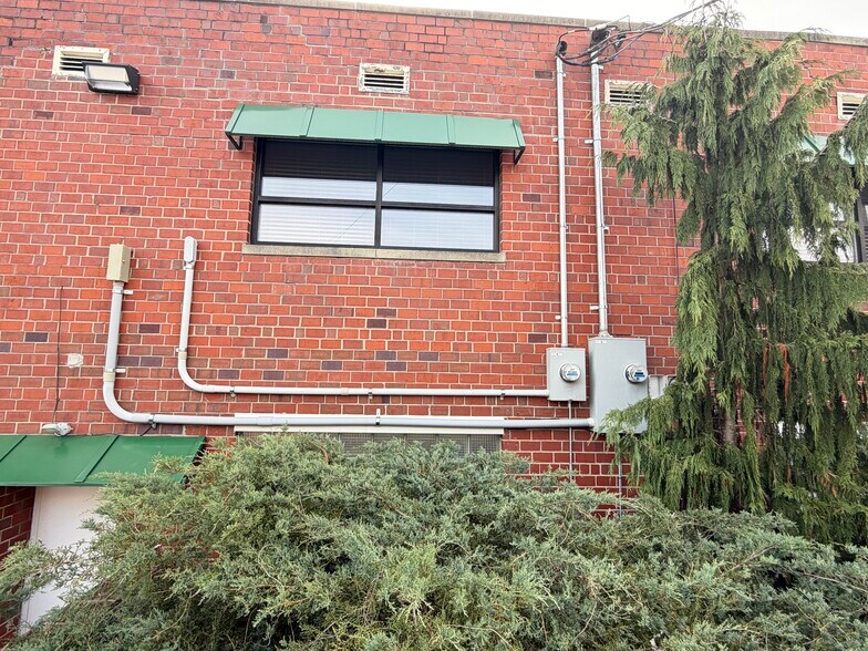 More Photos Of 1330 Mercer St, Princeton Office For Sale