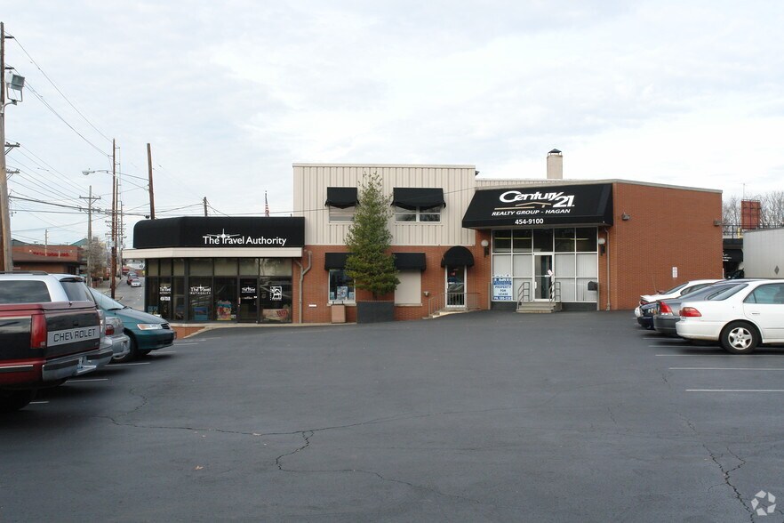 Primary Photo Of 2525 Bardstown Rd, Louisville Unknown For Lease