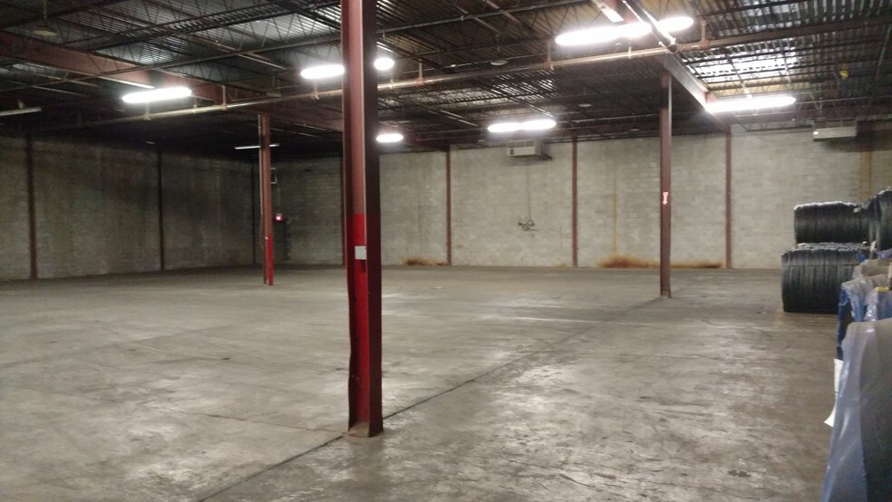 More Photos Of 3086 E Court St, Flint Warehouse For Sale