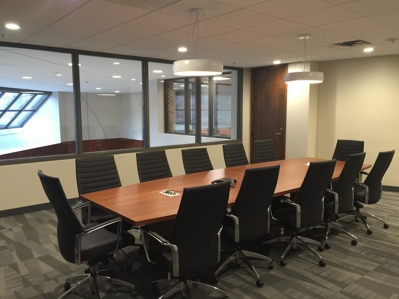More Photos Of 5353 Wayzata Blvd, Saint Louis Park Office For Lease