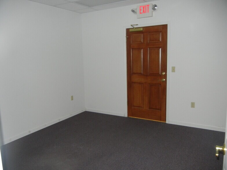 More Photos Of 2104 E Eleven Mile Rd, Warren Office For Lease